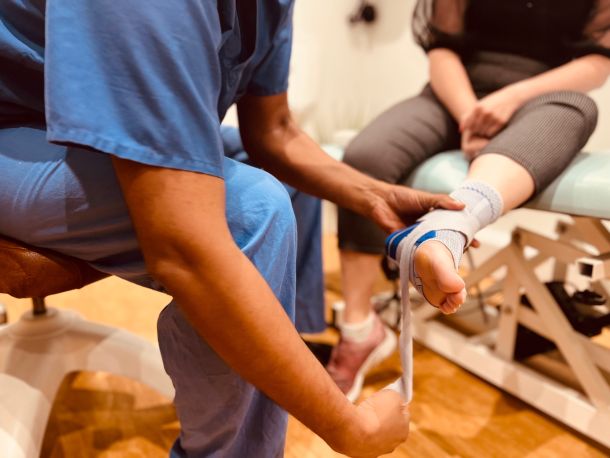 twisted ankle brace treatment at wimbledon clinic physio